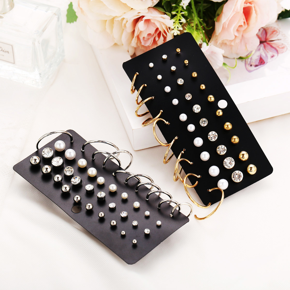 Wholesale of 20 pairs of cross-border imitation pearl zircon ear stud sets from Europe and America, featuring a creative, retro, simple and elegant style Specification drawing