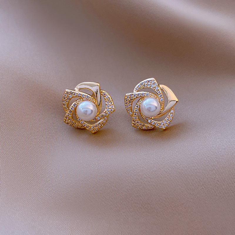 Korean retro diamond-encrusted rose stud earrings, female Internet celebrity style, ins personality stud earrings, 925 silver needle earrings wholesale Specification drawing
