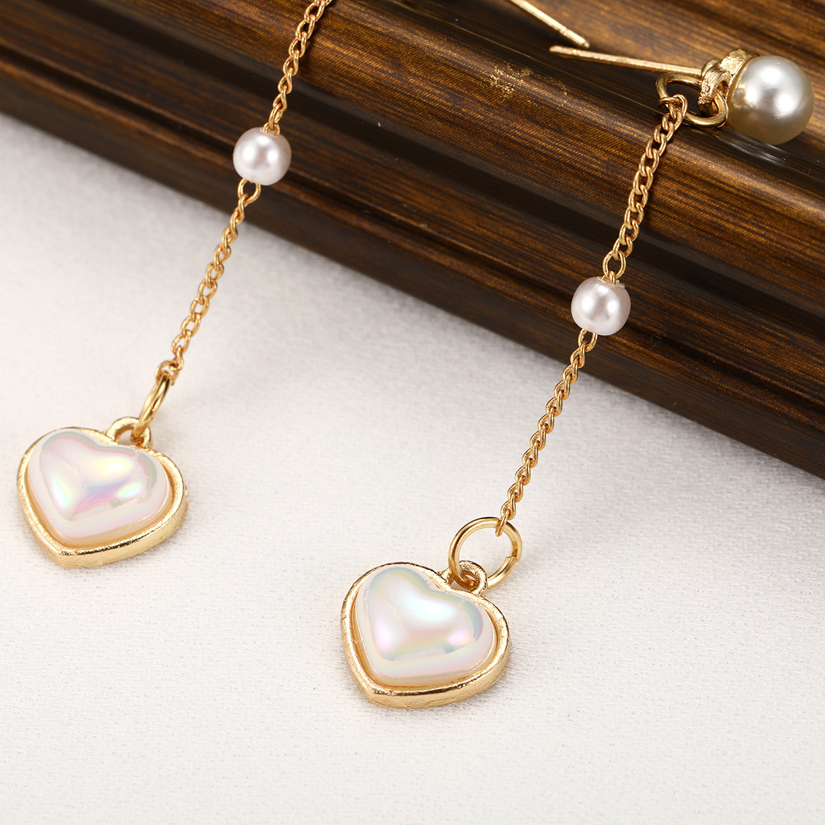 Cross-border French retro heart-shaped tassel design imitation Pearl Earrings pearl Heart Earrings Specification drawing