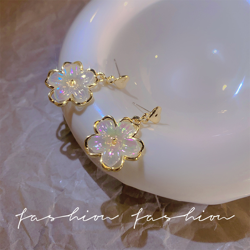 Forest-themed flower earrings, Instagram influencers, super ethereal and gentle temperament, stud earrings, high-end sense, fashionable and versatile earrings wholesale Application Scenario