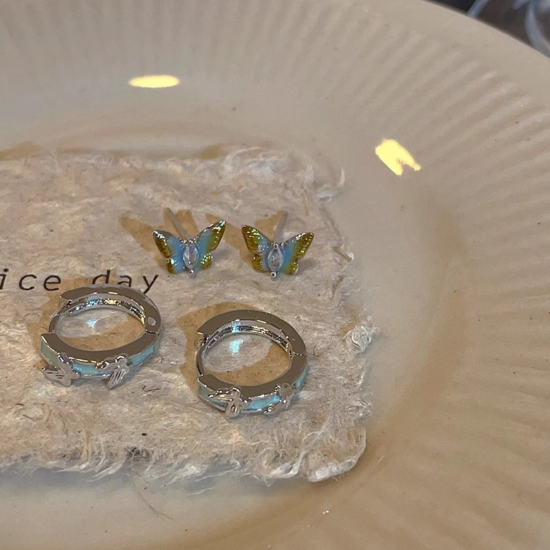 Light blue glazed butterfly earrings, a new Chinese-style ear stud and ear buckle with a light luxury and high-end feel for women, are unique and niche ear rings and earrings Application Scenario