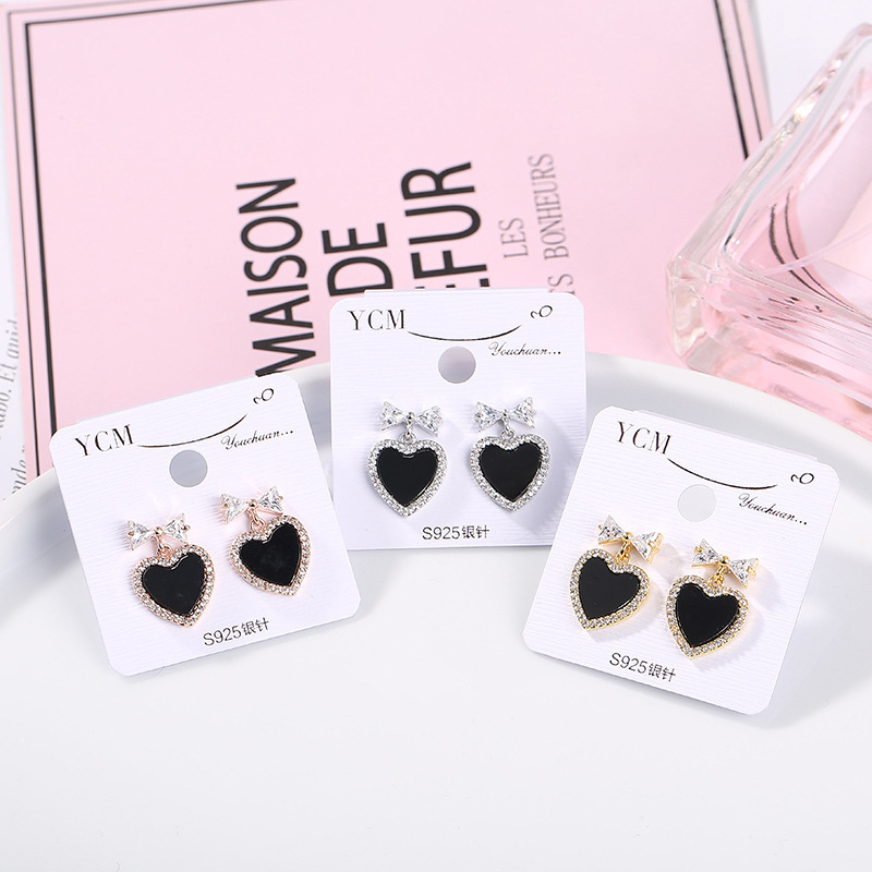 New heart-shaped earrings for youth, Korean diamond-encrusted fashion earrings, in an ins style, sweet and girlish, with multiple colors of stud earrings Application Scenario