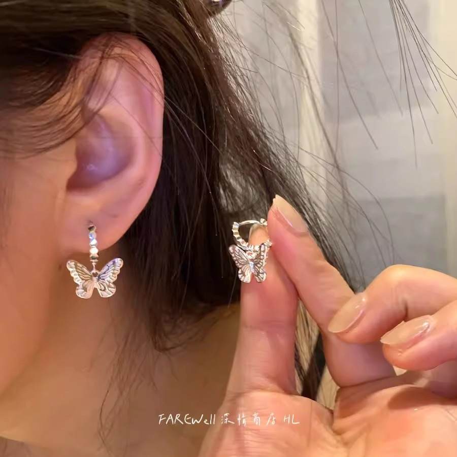 Butterfly retro new Chinese-style commuter earrings, a female Internet celebrity's unique ear ring, simple and fashionable, cool and refreshing earrings full figure