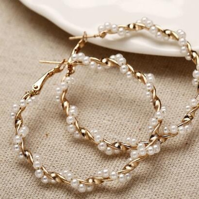 050043 Hanzhishang Cross-border New Style winding pearl-like large circle earrings Creative retro street style earrings full figure