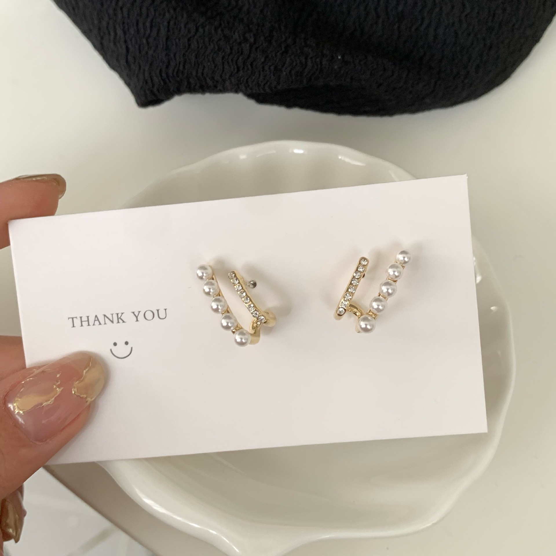 S925 Silver Needle Korean new early Spring simple and niche style pearl earrings, women's sparkling diamond pearl stud earrings Specification drawing
