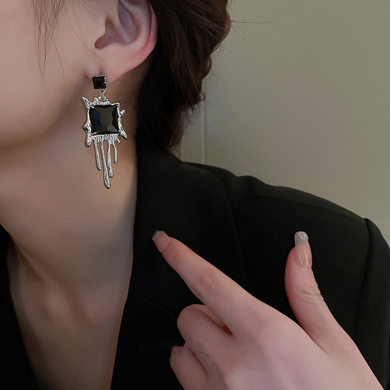 S925 Silver Needle diamond-encrusted square lava water drop earrings, a dark and stylish hip-hop girl stud stud accessory for women with a European and American personality Application Scenario
