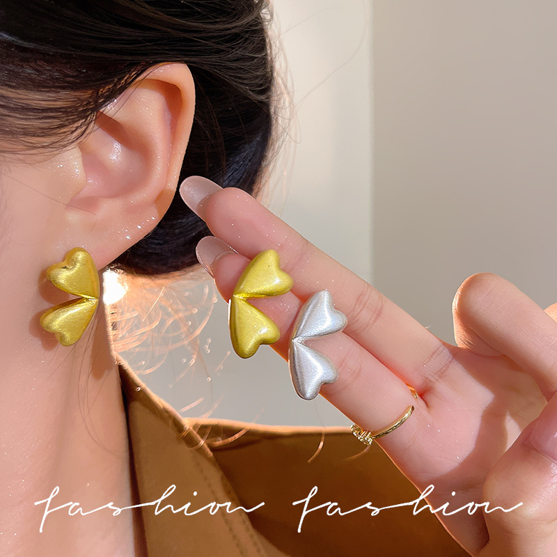 Lace four-leaf heart-shaped double set earrings for women, simple European and American fashion, cold style earrings, retro, light luxury, high-end and trendy details Picture