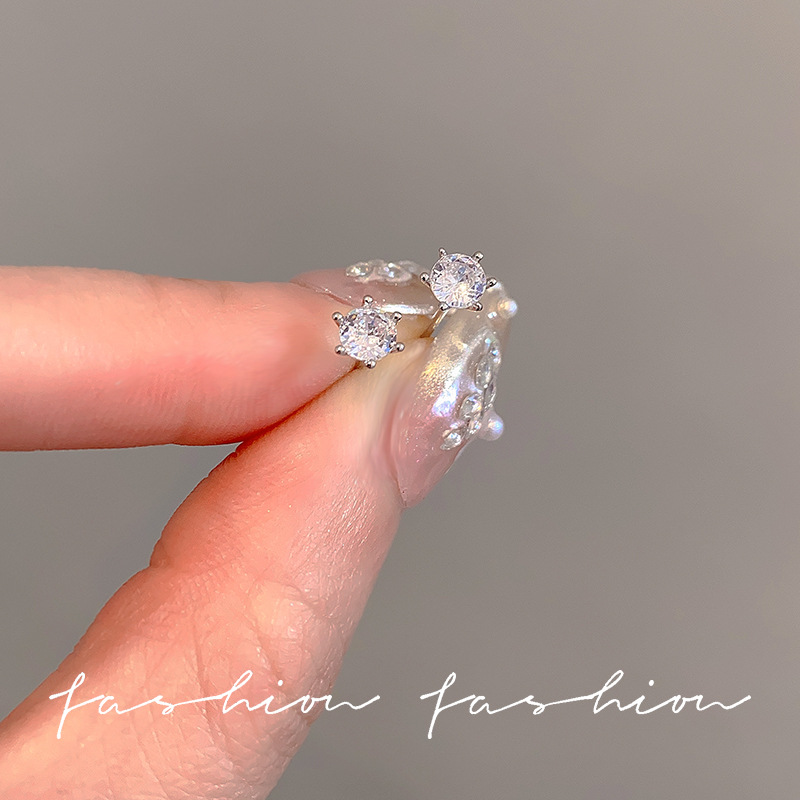 Ins-style exquisite diamond stud earrings for women, delicate and small earrings, light luxury and high-end feel, ear piercing, no need to take off earrings when sleeping details Picture