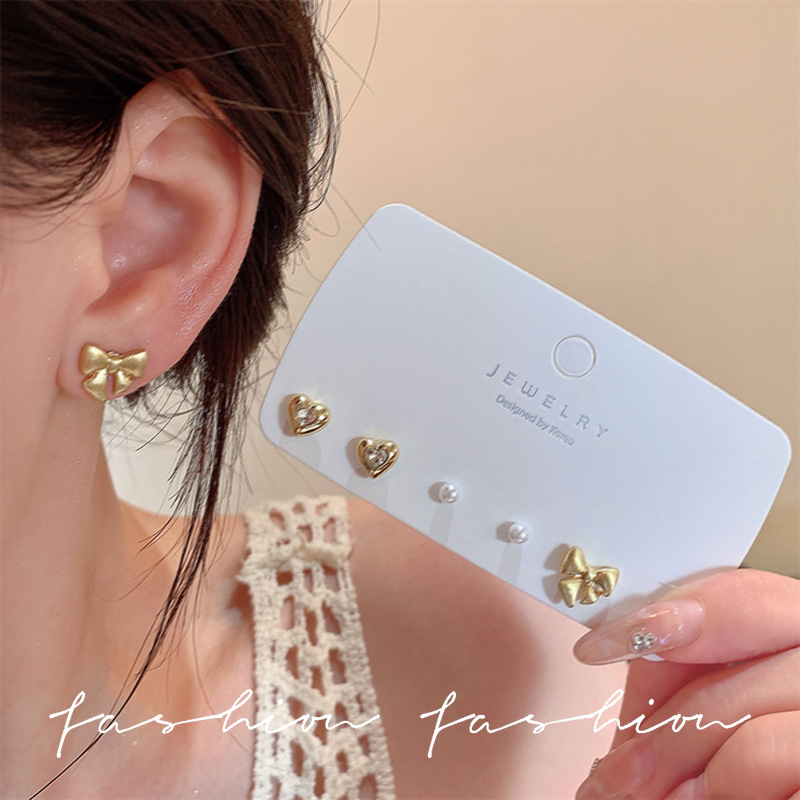 Six-piece set of ear-piercing pearl stud earrings, three-piece set, no need to remove earrings for sleeping, simple heart-shaped earrings for women details Picture