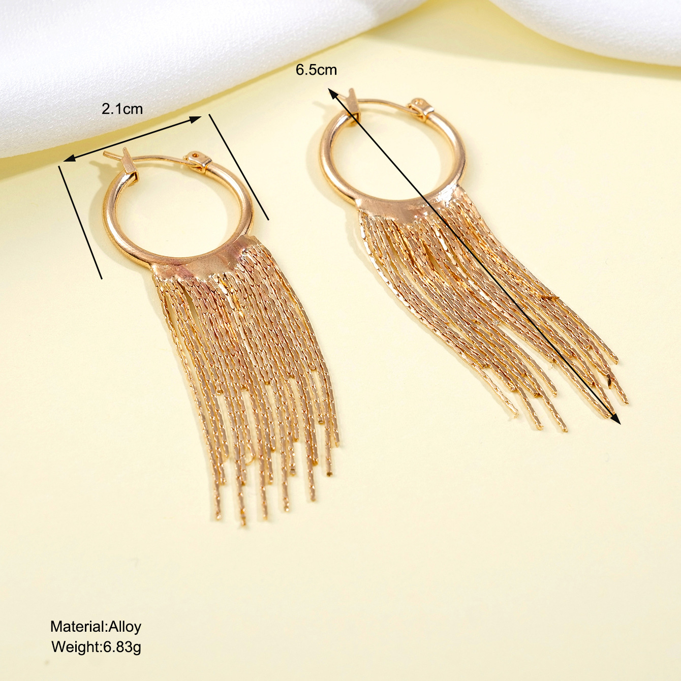 Metal cold style exaggerated tassel earrings, European and American design sense fashionable retro earrings, individual light luxury long earrings Specification drawing