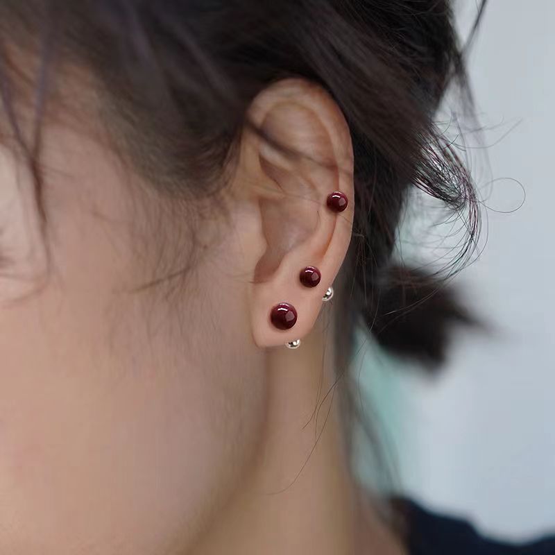 Cinnabar red ear studs for women, no need to remove ear bone studs while sleeping, nourishing ear holes, elegant earrings, best-selling, niche design sense earrings Application Scenario