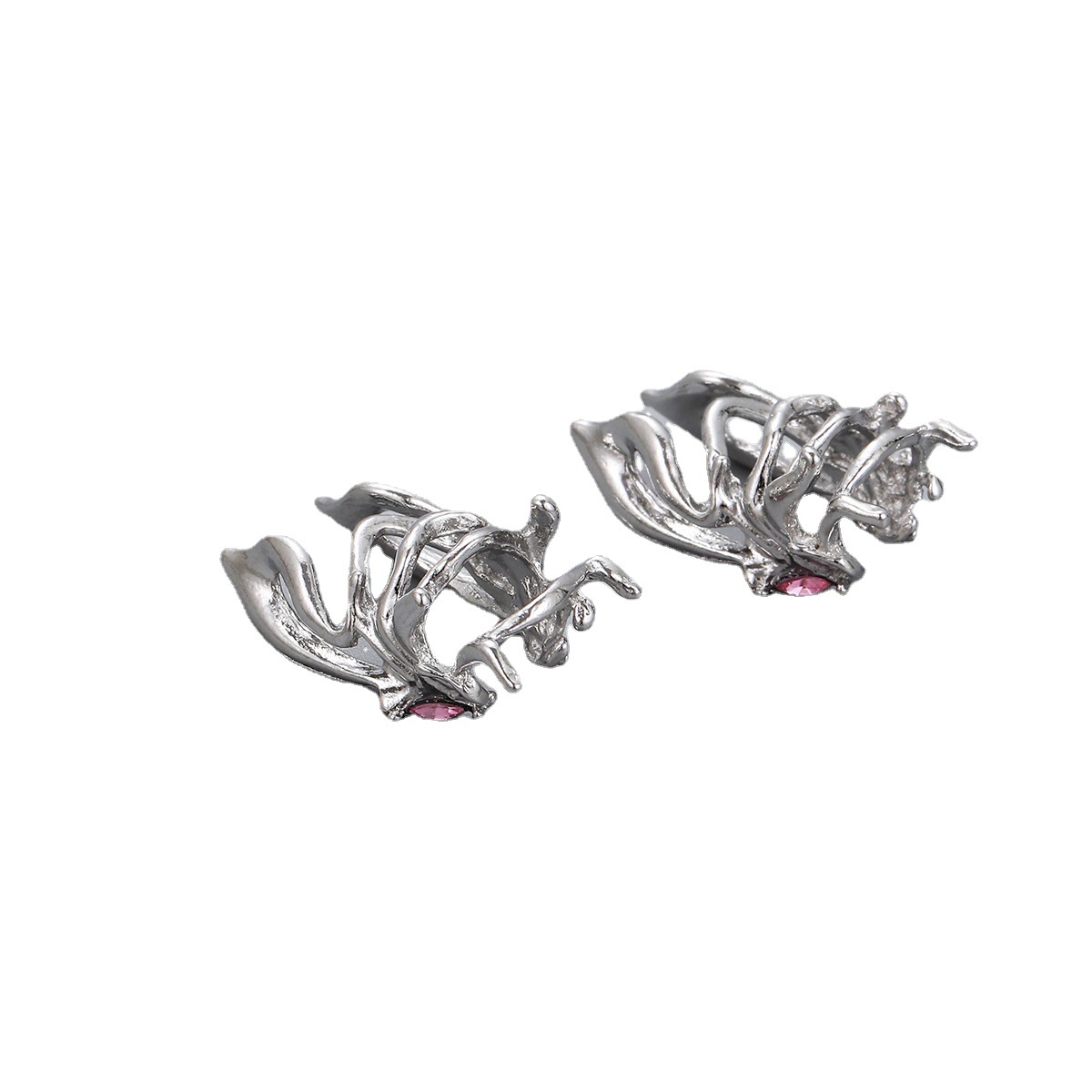 Cross-border butterfly fairy ear clips for women, no ear piercings, ear bone clips, niche design sense, high-end cool style ear-hanging earrings Item Picture