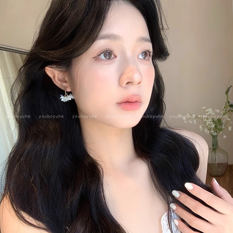 Sweet flower tassel pearl stud earrings, gentle, niche and high-end forest-themed earrings, exquisite, fashionable and elegant earrings Specification drawing