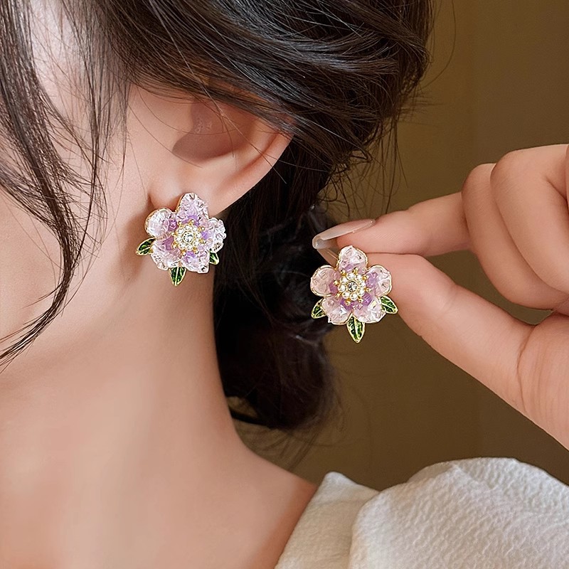 New purple camellia pearl stud earrings for spring and summer, unique earrings for women in 2025, with a light luxury and high-end feel details Picture