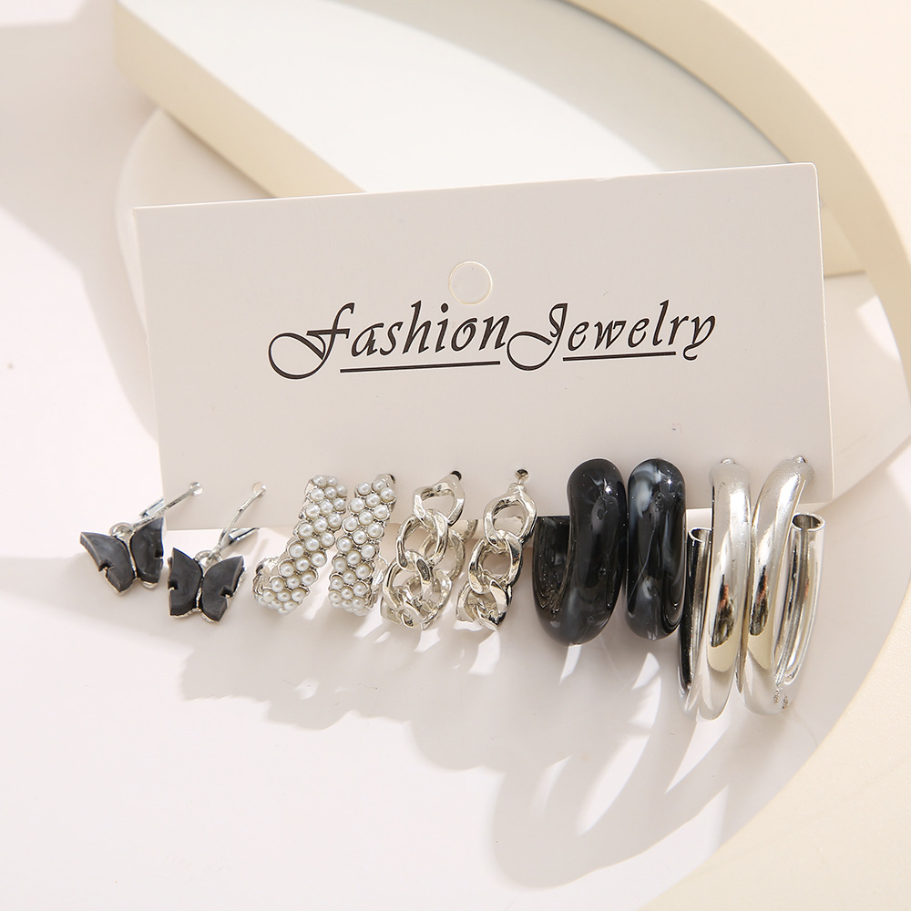 New cross-border black butterfly earrings set, ins simple acrylic C-shaped chain imitation pearl earrings Application Scenario