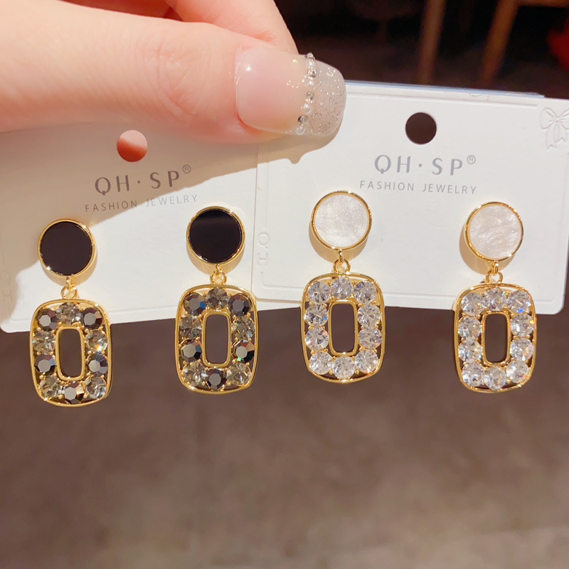 S925 Silver needle retro Hong Kong-style square diamond-encrusted earrings, feminine and fashionable geometric design earrings, wholesale full figure