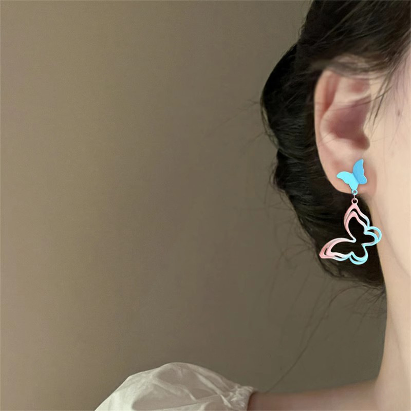 Fun hollowed-out butterfly stud earrings, sweet dopamine, spring and summer fashionable and elegant niche earrings, fresh and clean earrings wholesale Specification drawing