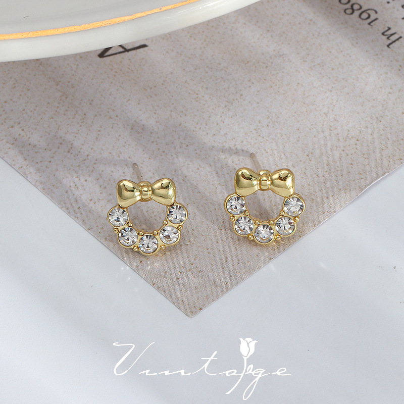 Circle bow earrings, Korean 925 silver needle sweet zircon stud earrings, trendy and niche sweet and elegant earrings for women on Instagram full figure