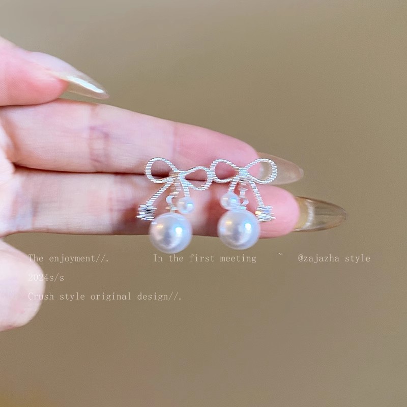 Bow pearl zircon stud earrings for women, high-end, niche design earrings, fashionable and versatile, dual-wear earrings, gemstones Application Scenario