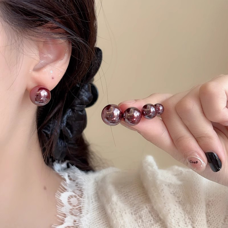 The dazzling purple grape bean stud earrings for women's autumn and winter, with a retro and high-end feel, are a new bestseller in 2025. They are light luxury and unique earrings Specification drawing