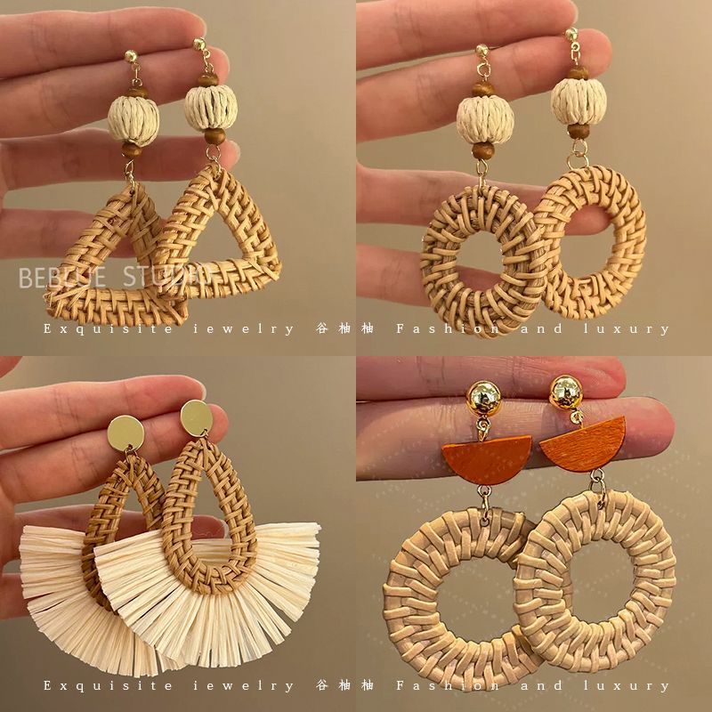 Earrings, vacation style, internet-famous earrings, seaside ear hooks, ins summer new Lafite straw and hand-woven rattan earrings for women full figure