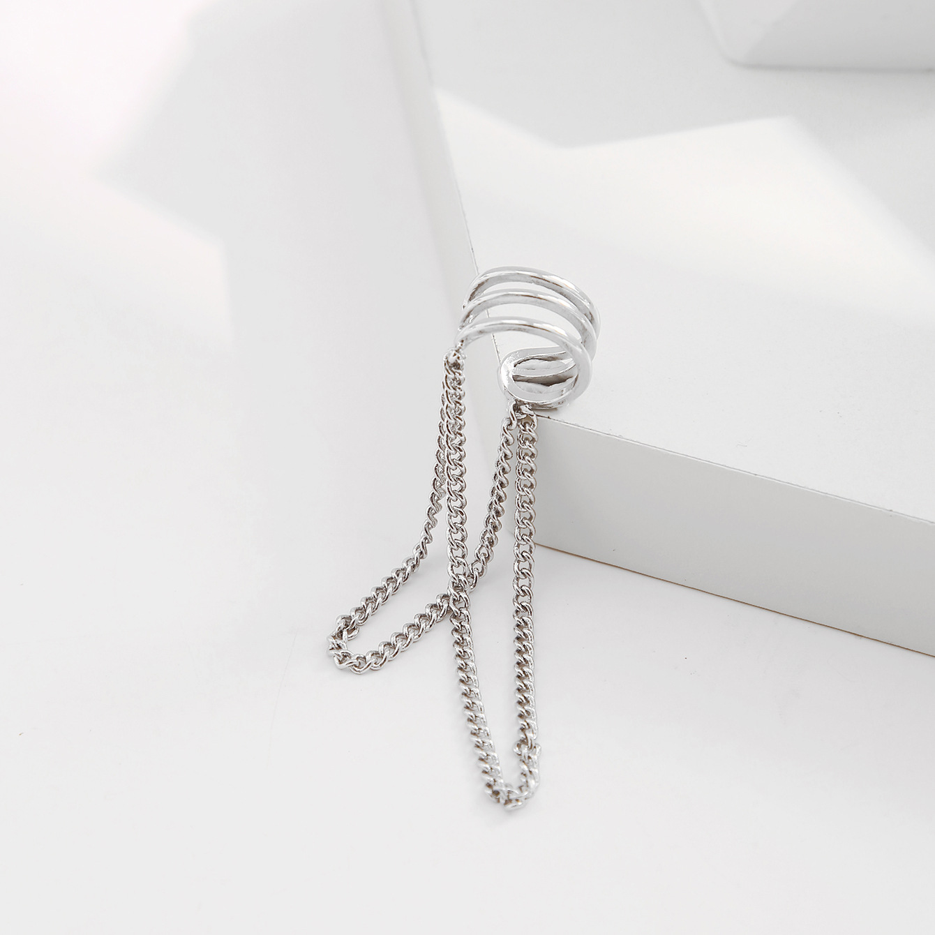 Fashionable, creative, simple and high-end ins cold style silver niche three-layer tassel ear clips Specification drawing