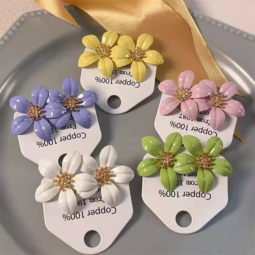 Early spring vacation style flower stud earrings with a niche design sense for women, a new 2025 bestseller, high-end and elegant earrings full figure