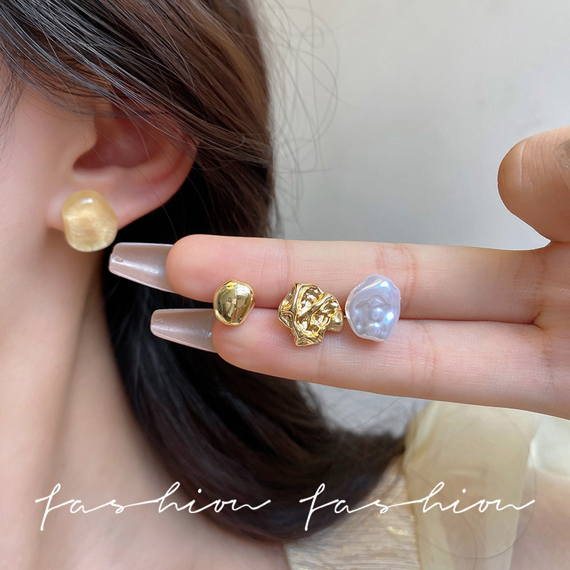 Irregular liquid metal earrings, unique design, niche and light luxury earrings, French high-end, cold style, stud earrings for women details Picture