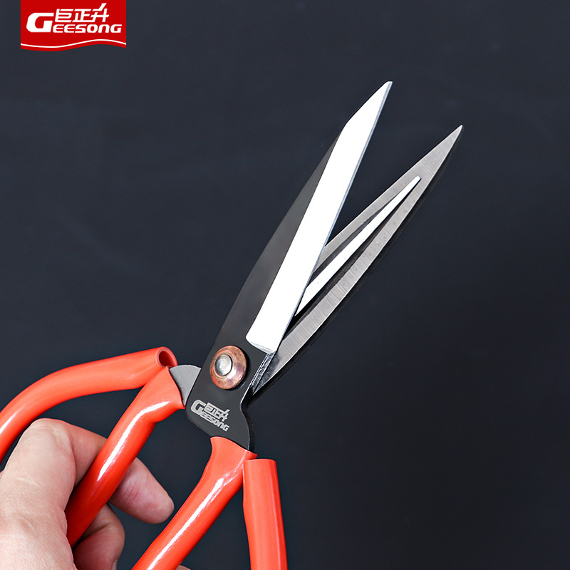 Slot cutters, red pointed cutters, industrial cutting and sewing iron sheet cutters, household hardware tools, leather cutters, kitchen cutters Application Scenario