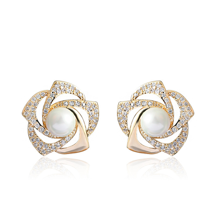 Korean retro diamond-encrusted rose stud earrings, female Internet celebrity style, ins personality stud earrings, 925 silver needle earrings wholesale Item Picture