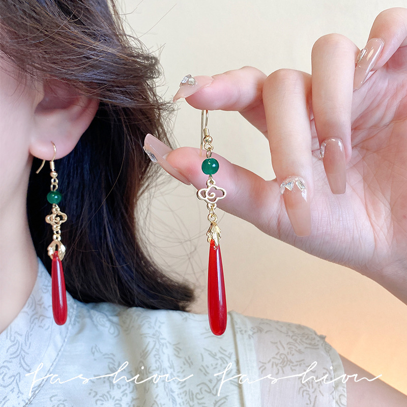 New Chinese-style ancient-style auspicious cloud water drop earrings, red toasting traditional Chinese style earrings, ear hooks, retro cheongsam high-end earrings details Picture