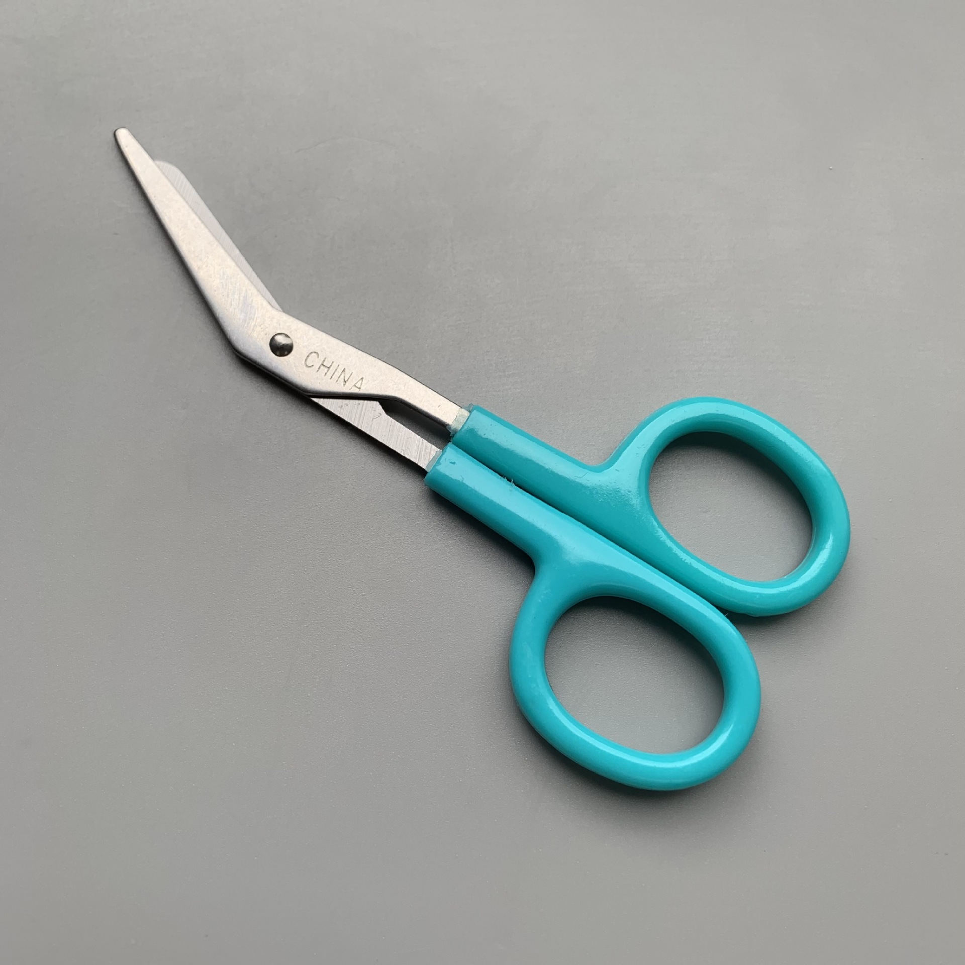 Bandage scissors, gauze scissors, thread ends scissors, needle and thread scissors, student scissors, electrician scissors, garden scissors details Picture