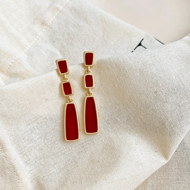 S925 silver retro red whitening earrings, simple geometric oil-dripping long earrings, trendy and fashionable earrings that are popular among Internet celebrities full figure