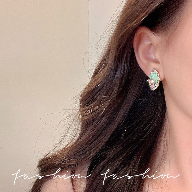 Monet Garden Pearl Earrings 2025 Bestseller, high-end oil painting stud earrings, women's light luxury, niche design, exquisite earrings Application Scenario