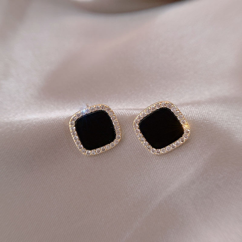 S925 Silver needle black square fashionable earrings, oil-dripping geometric diamond-encrusted small commuter stud earrings, elegant Korean earrings full figure