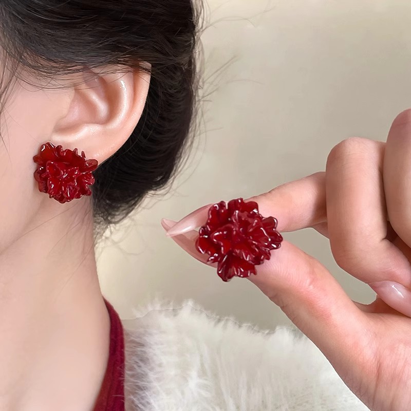 Ankela red pleated flower stud earrings, retro, niche, light luxury and high-end style earrings, Hong Kong style and personality earrings full figure
