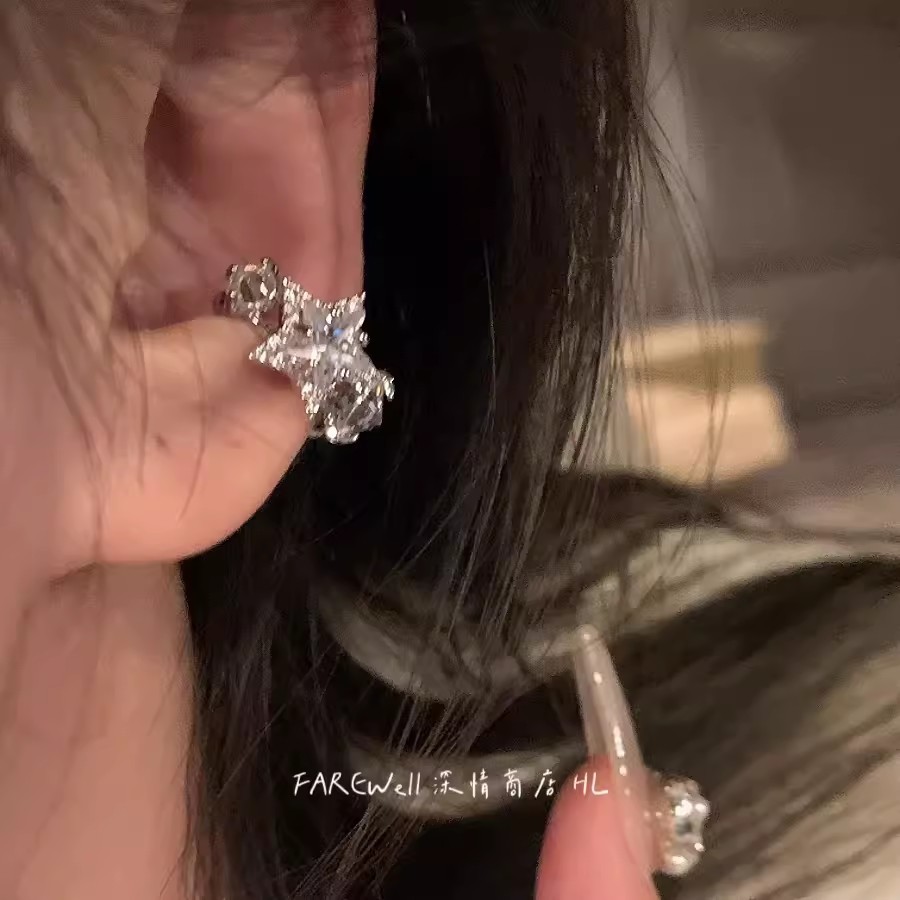 Copper micro-inlay star-shaped ear clips, unique ear bone clip earrings, light luxury and high-end feel, no ear piercings, new 2024 bestsellers Application Scenario