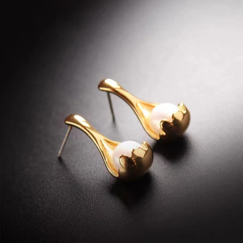S925 silver needle high heels stud earrings for women, Korean retro style French earrings, fashionable pearl stud earrings full figure