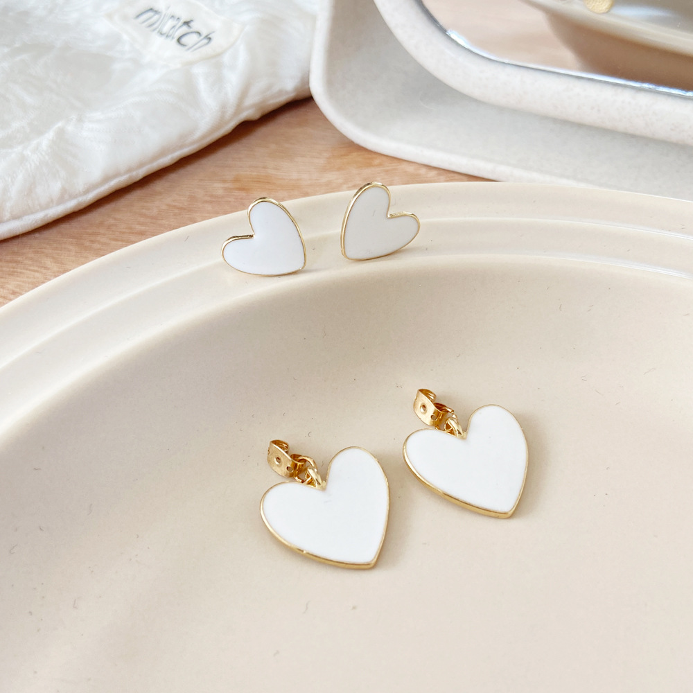 White double-layer oil-dripping heart-shaped earrings from Europe and America, heart-shaped earrings, creative cross-border style, simple and elegant, for women Application Scenario