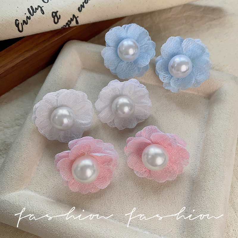 Dopamine Pink rose stud earrings for women, 2025 new pearl earrings, cute, sweet, high-end and elegant earrings Application Scenario