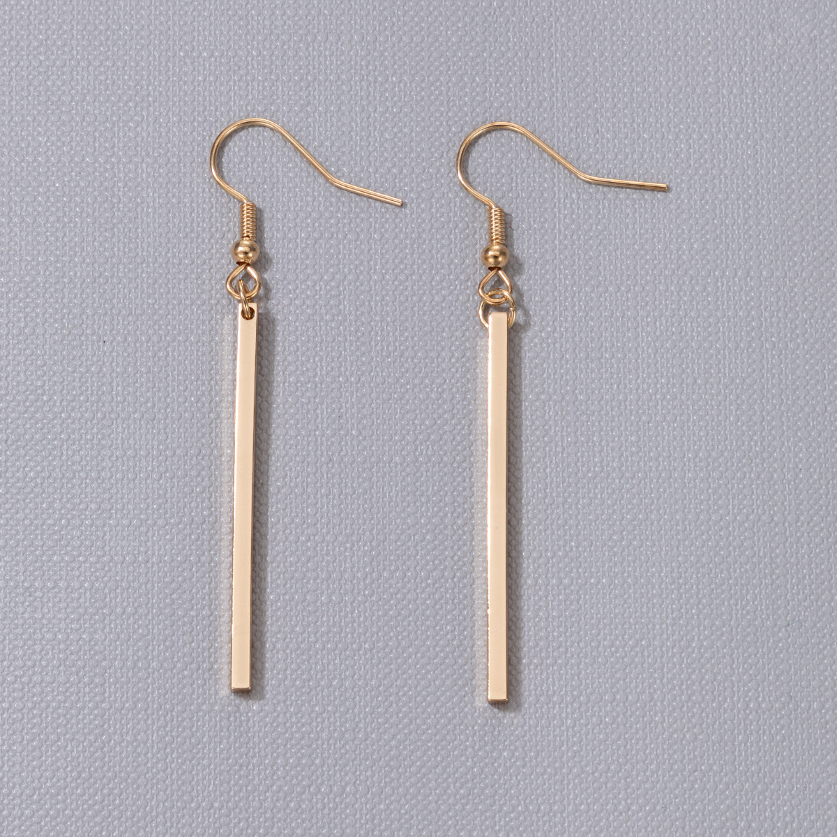 New European and American accessories: simple geometric three-dimensional rectangular stick earrings, women's ear hooks, and fashionable earrings full figure