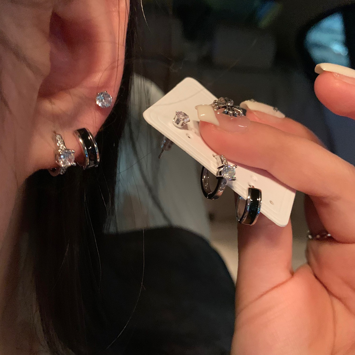 The 2025 new light luxury Zircon ear buckle six-piece set features a trendy and versatile ins earrings with a Japanese and Korean style full figure
