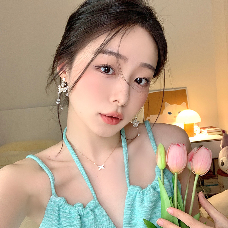 Korean-style asymmetrical diamond-encrusted flower earrings for women, with a light luxury and niche design sense, high-end and elegant earrings, super fairy-like earrings Specification drawing