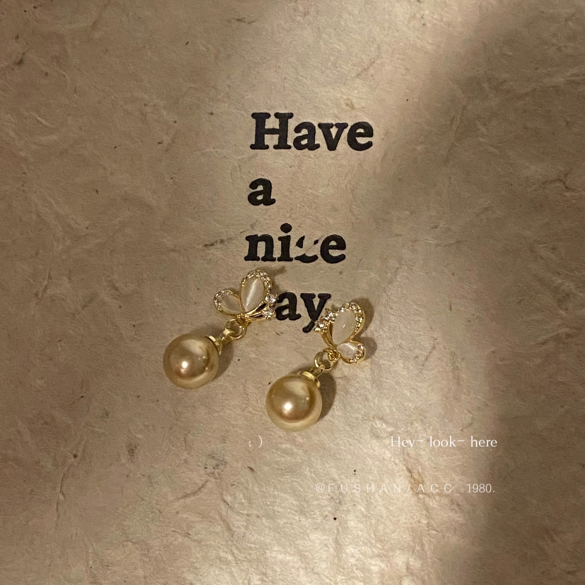 French micro-inlaid zircon butterfly pearl earrings, women's light luxury and versatile earrings, exquisite, small and high-end earrings Application Scenario