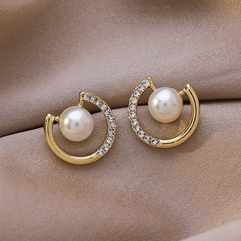 S925 Silver Needle Korean pearl rhinestone earrings, round, new style, trendy, small and elegant, internet-famous stud earrings for women full figure