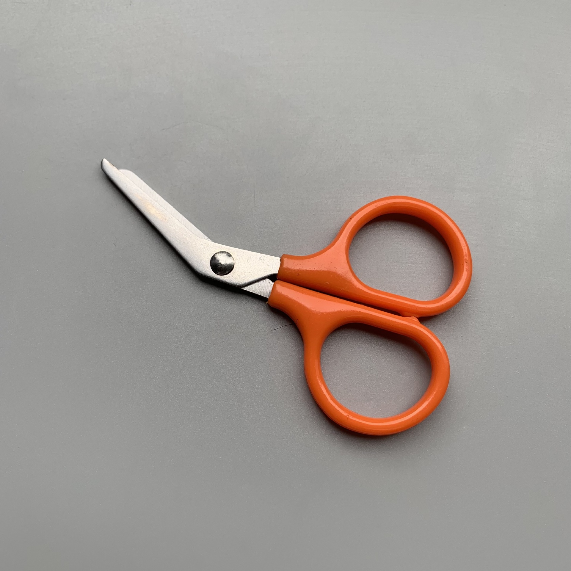 Bandage scissors, gauze scissors, thread ends scissors, needle and thread scissors, student scissors, electrician scissors, garden scissors Application Scenario