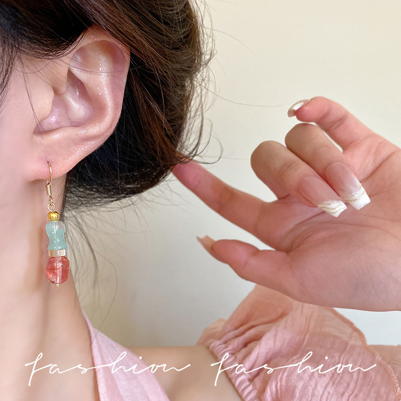 Retro bamboo joint jade earrings, niche design sense, high-end light luxury ancient-style earrings, new Chinese-style earrings, ear hooks, autumn and winter Application Scenario