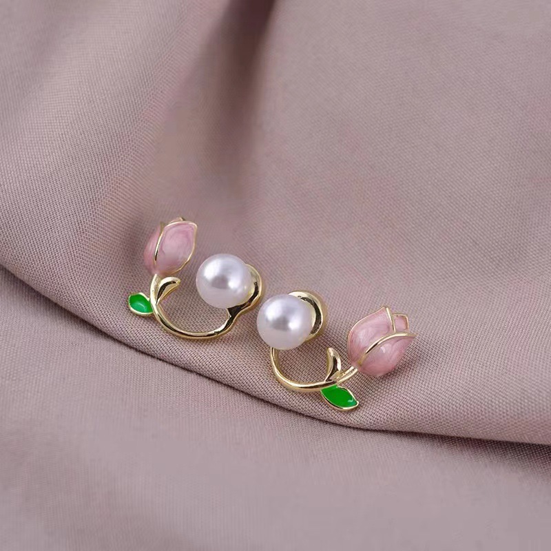 Gentle pink glazed tulip pearl stud earrings with a unique and niche design, forest-themed floral earrings for young girls Specification drawing