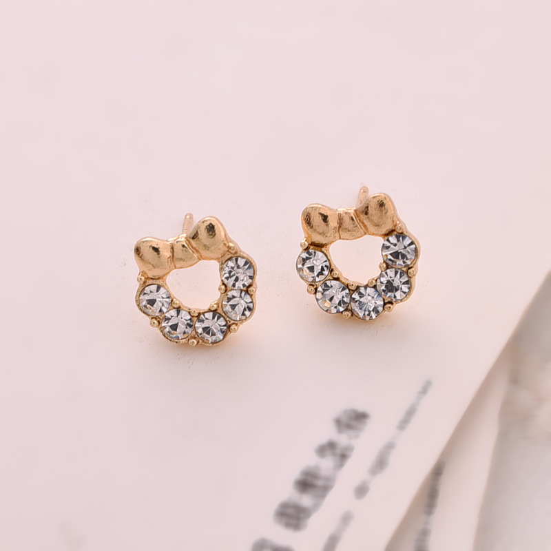 Circle bow earrings, Korean 925 silver needle sweet zircon stud earrings, trendy and niche sweet and elegant earrings for women on Instagram Application Scenario