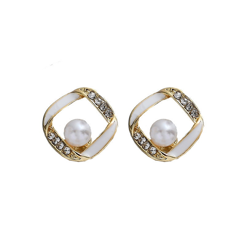 S925 Silver Needle Gentle and Elegant Pearl earrings for women, white diamond-encrusted geometric design ear clips and earrings Item Picture